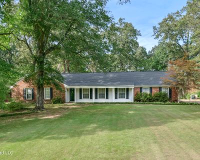 4 Bedroom 4BA 3300 ft Single Family House For Sale in Holly Springs, MS