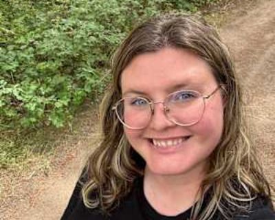 Non-smoker * Student * Interested in teaming-up. Budget: $600 per month. Ready to move: December 13. Looking for myself. I am friendly and looking to make friends with my roommates!