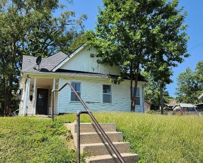 3 Bedroom 1BA 1342 ft Pet-Friendly Single Family Home For Rent in Omaha, NE