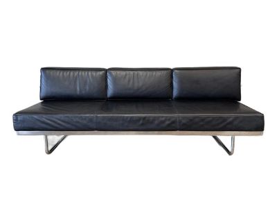 Late 20th Century Cassina Le Corbusier Lc5 Black Leather Daybed, Made in Italy