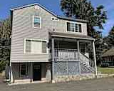 3 Bedroom 1BA 1886 ft² House For Rent in New Haven, CT 83 E Grand Ave unit 2