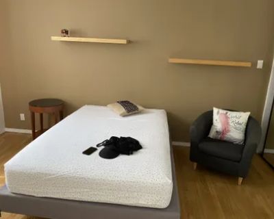 377 sqft Room for Rent in Montreal, QC