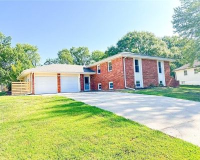 Nw Melody Ln W, Parkville, Home For Sale