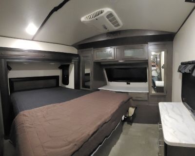 2019 Crossroads Sunset Trail Grand Reserve SS33CK