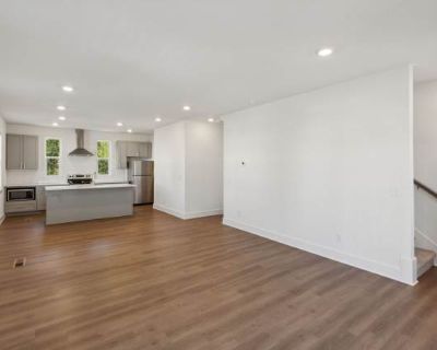 3 Bedroom 3.5BA 1600 ft Pet-Friendly Apartment For Rent in Nashville, TN