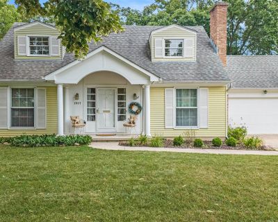 3 Bedroom 3BA 1388 ft Single Family House For Sale in Ann Arbor, MI