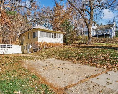 1 Bedroom 1BA 1130 ft Single Family House For Sale in Mound, MN