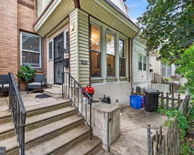 4 Bedroom 1BA 1304 ft Townhouse For Sale in Philadelphia, PA