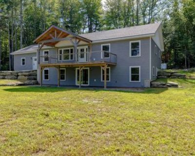 4 Bedroom 3BA 3264 ft Single Family House For Sale in Hancock, ME