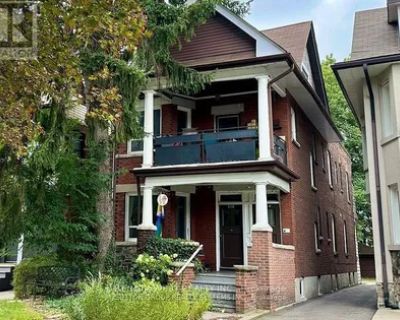 1 Bedroom 1432 ft Pet-Friendly Apartment For Rent in Toronto, ON