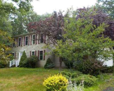 4 Bed 3 Bath Foreclosure Property in Hawley, PA 18428 - Jefferson Dr