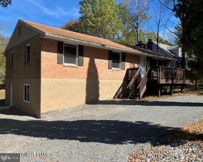 5 Bedroom 2BA 1344 ft Apartment For Rent in Albrightsville, PA