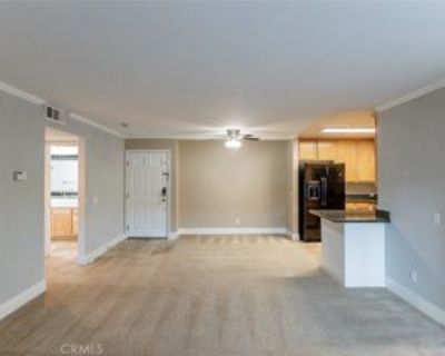 1 Bedroom 1BA 735 ft Furnished Pet-Friendly Apartment For Rent in Corona, CA