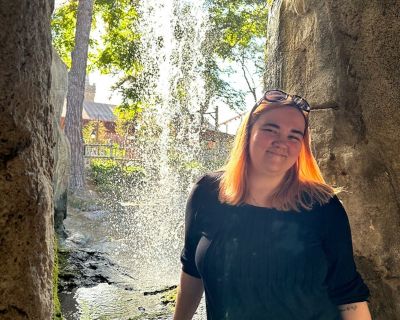 $700 /month. Age: 27 * Smoker?: Yes * Any pets?: Yes * Occupation: Professional * Interests: music, reading, art, video games, photography, tv, animals, camping, cleaning, museums, comedy, psychology, horror * Gender: Female. Smoking room acceptable. Pets are fine. No preference specified. Age preference: 24 - 50. Looking in: El Mirage , Glendale , Peoria , Sun City , Surprise. 27 year old fema...