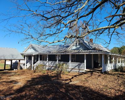 3 Bedroom 2BA 2336 ft Single Family Home For Rent in Newnan, GA