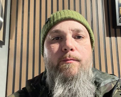 Male Professional Male seeks a small or large room