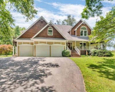 4 Bedroom 4BA 4304 ft Single Family Home For Sale in DANVILLE, IN