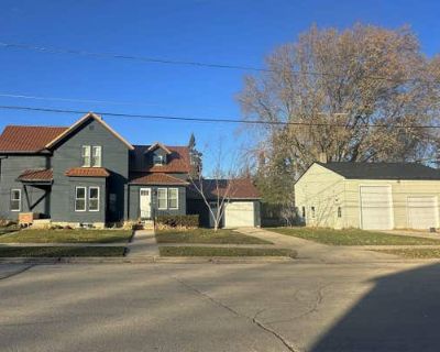 3 Bedroom 2BA 1648 ft Single Family Home For Sale in SEYMOUR, WI