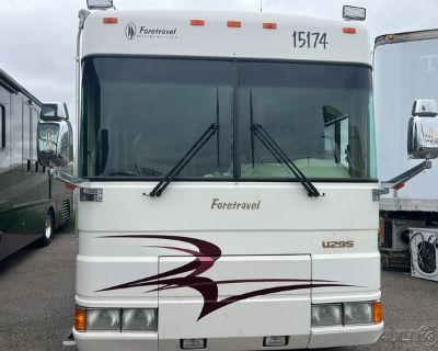 2001 Foretravel Motorcoach U295 Class A RV