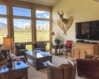 3 Bedroom 3BA House Vacation Rental in 4412 Mackinaw, Wilson, WY