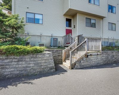 1 Bedroom 1BA 810 ft Condo For Sale in Danbury, CT