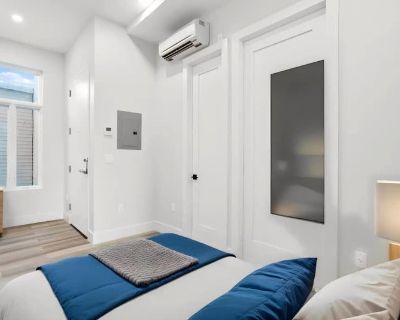Furnished Room for Rent - Luxury Room in 3BR Apt w/ Rooftop & Gym #785
