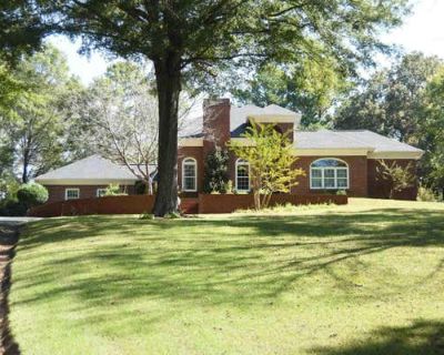 4 Bedroom 3BA 4856 ft Single Family Home For Sale in ANNISTON, AL