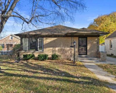 3 Bedroom 2BA 1520 ft Single Family Home For Sale in MILWAUKEE, WI