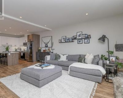 Available December 1, 2025. This spacious and beautifully designed 2200 sq. ft modern home features 4 bedrooms, 3 bathrooms, and a garage, offering plenty of space and comfort for families or professionals alike. The master bedroom has a large ensuite, ocean views and a walk in closet. The kitchen comes with quartz countertops, slow-close cabinets and drawers, pot filler, stainless steel applia...