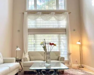 4 Bedroom 17513 ft House For Rent in Toronto, ON