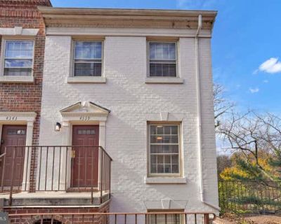 2 Bedroom 3BA 1180 ft Condo For Sale in WASHINGTON, DC