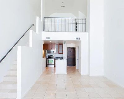 215 E MCKINLEY Street # 408. Property for Rent in Phoenix, AZ for $2,350 with 1 bedroom and 1 full bath, 1 half bath. This 1,418 square foot property was built in 2007 on a lot size of 0.01.. Urban living at its finest! This stylish, RARE loft-style condo is located in the heart of downtown Phoenix, just steps from dining, entertainment, and light rail access. Additionally, this location provid...