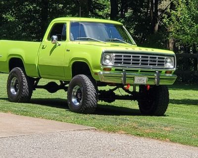 1974 Dodge Mopar W100 Powerwagon