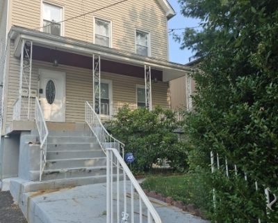 4 Bedroom 1BA Apartment For Rent in East Rutherford, NJ