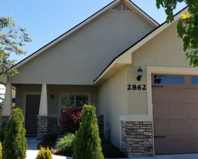 2862 North Vallin Avenue. With proximity to both city & mountains, Meridian is accessible, family-friendly, and full of life!. On-site laundry Patio / balcony Pet friendly Garage Walk in closets Bbq/grill Unit Amenities carpet patio / balcony walk in closets Property Amenities pet friendly on-site laundry parking bbq/grill garage. 3 Bedroom. 2 Bathroom. 1432 ft