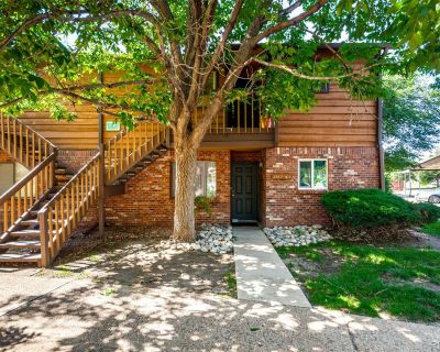 2 Bedroom 1BA 712 ft Condo For Sale in Aurora, CO