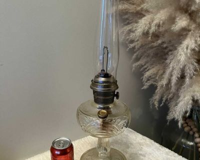 Vintage 1940s Aladdin hurricane oil lamp