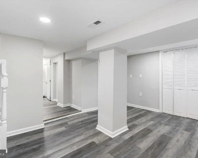 Unfurnished Room for Rent - Roommate search