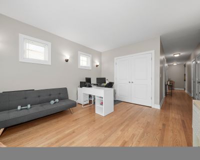 2 Bedroom 1BA Pet-Friendly Apartment For Rent in Berwyn, IL