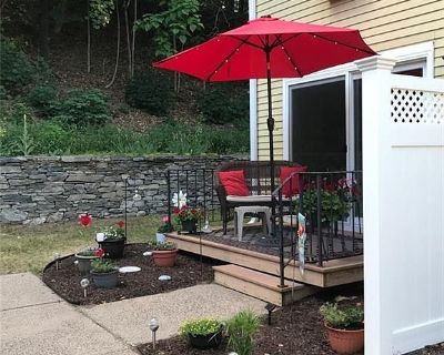 2 Bedroom 2BA 1596 ft Pet-Friendly Apartment For Rent in Simsbury, CT