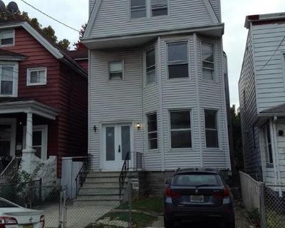 3 Bedroom 1BA Furnished Apartment For Rent in JC, Journal Square, NJ