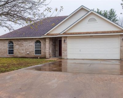 4 Bedroom 2BA 1308 ft² Home For Rent in Lockhart, TX