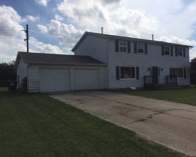 3 Bedroom 1.5BA 1300 ft Pet-Friendly Apartment For Rent in Eastwood, MI