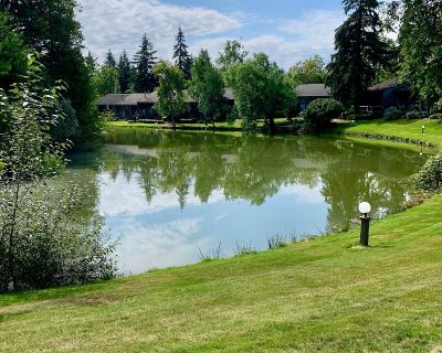 2 Bedroom 2BA 1300 ft Townhouse For Rent in Redmond, WA