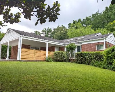 Furnished Room for Rent - Furnished Bedroom - Walk to Emory (Shared Housing)