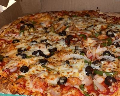 Currently seeking a roommate to rent a spacious bedroom on the second floor. It comes with a private full bathroom. Specious backyard and peace and quiet.. 4 Bedroom. 3 Bathroom