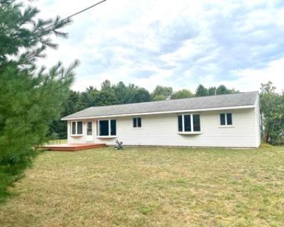 3 Bedroom 1BA 1200 ft Single Family House For Sale in Beulah, MI