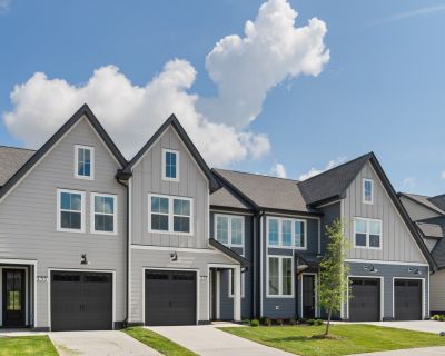 3 Bedroom 2BA 1855 ft Townhouse For Sale in Murfreesboro, TN