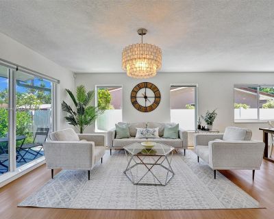 3 Bedroom 2BA 2116 ft Apartment For Rent in Hollywood, FL