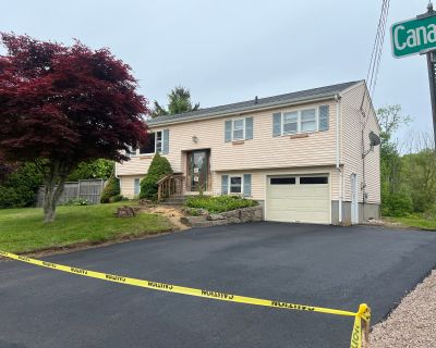 3 Bedroom 1BA 1696 ft House For Rent in Stonington, CT